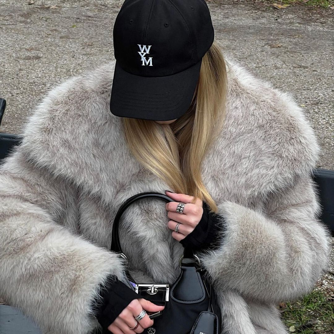 Umila Jacket - Luxuriöse kurze Damenjacke aus weichem Kunstpelz