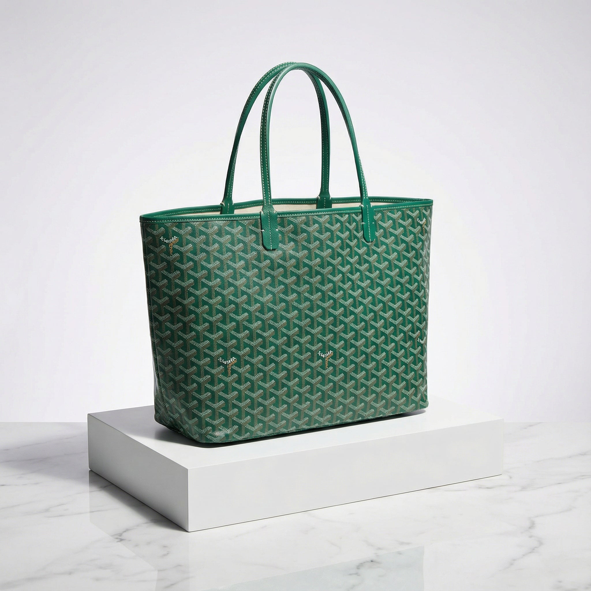 Velora Handbag – Textured Surface & Timeless Design for Everyday Use
