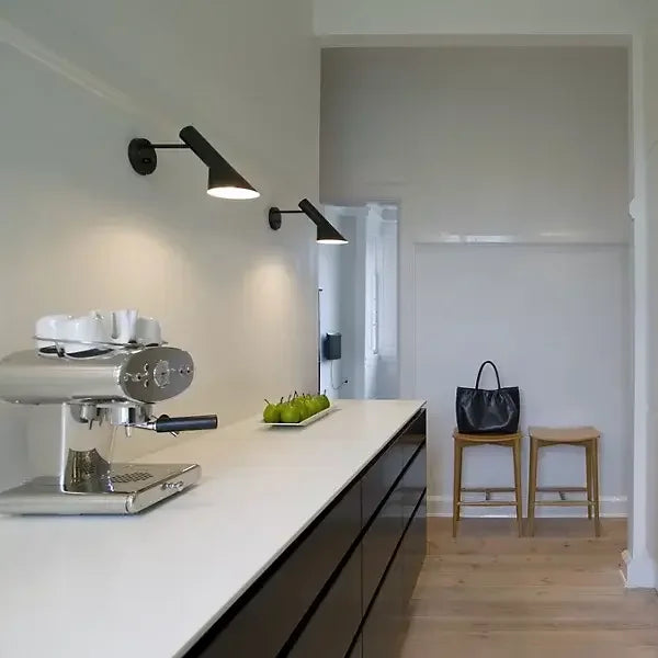 MinimalGlow - Moderne LED-Tischleuchte mit schlankem Design