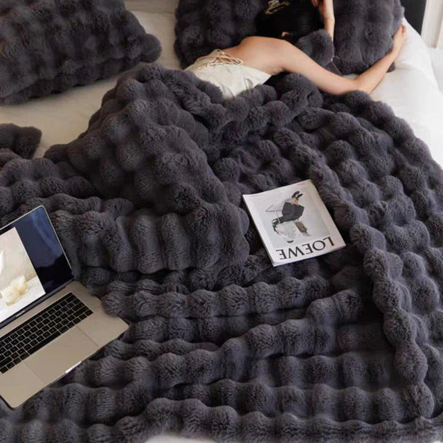 Luxuriöse weiche Felldecke - SnuggleFur