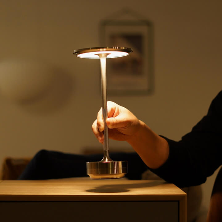 Devako MetalSense | Kabellose Tischleuchte aus Metall