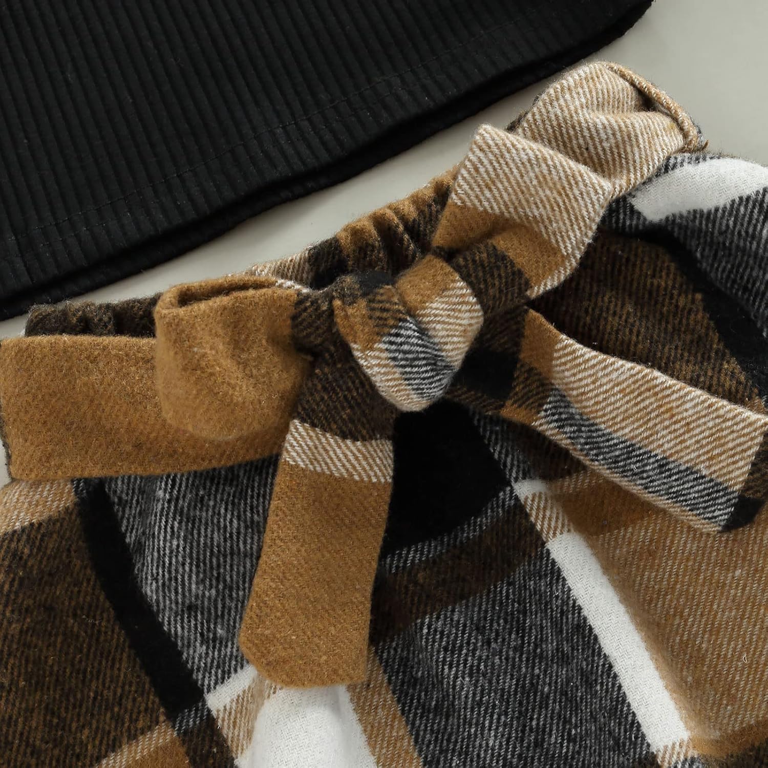 Set Invernale per Bambino - Maglione a Collo Alto e Gonna Lavorati a Maglia