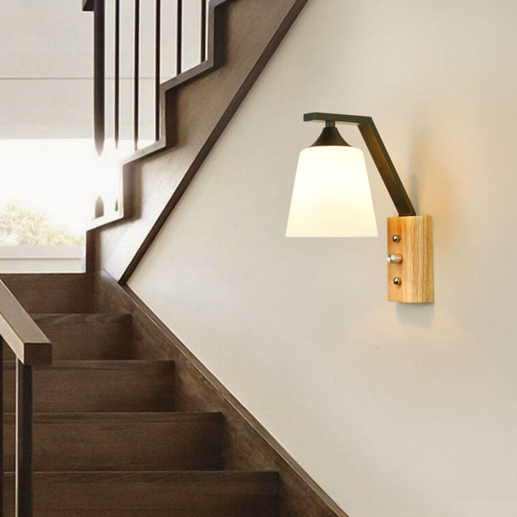 Wood Glow - Einfache Wandleuchte mit Holzarm