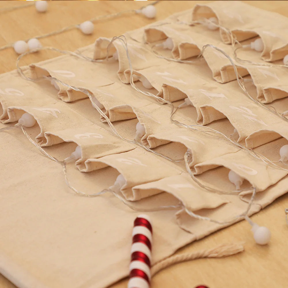FestivityHome – Adventskalender mit 24 Taschen aus Baumwolle – personalisierbar