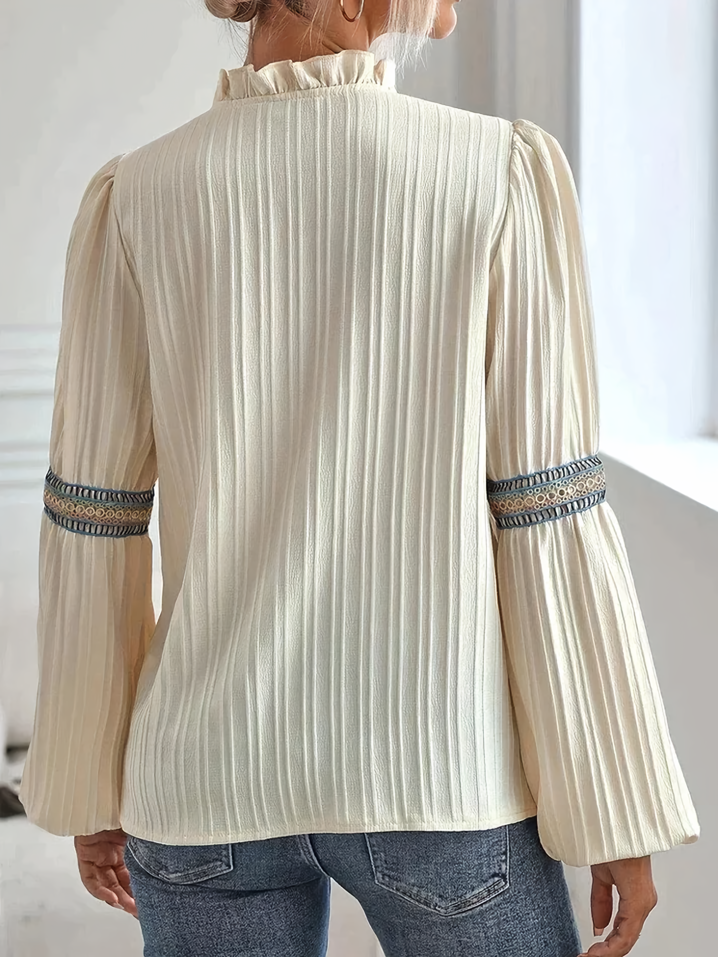 Johanna - Atmungsaktive, locker sitzende Spitzenbluse