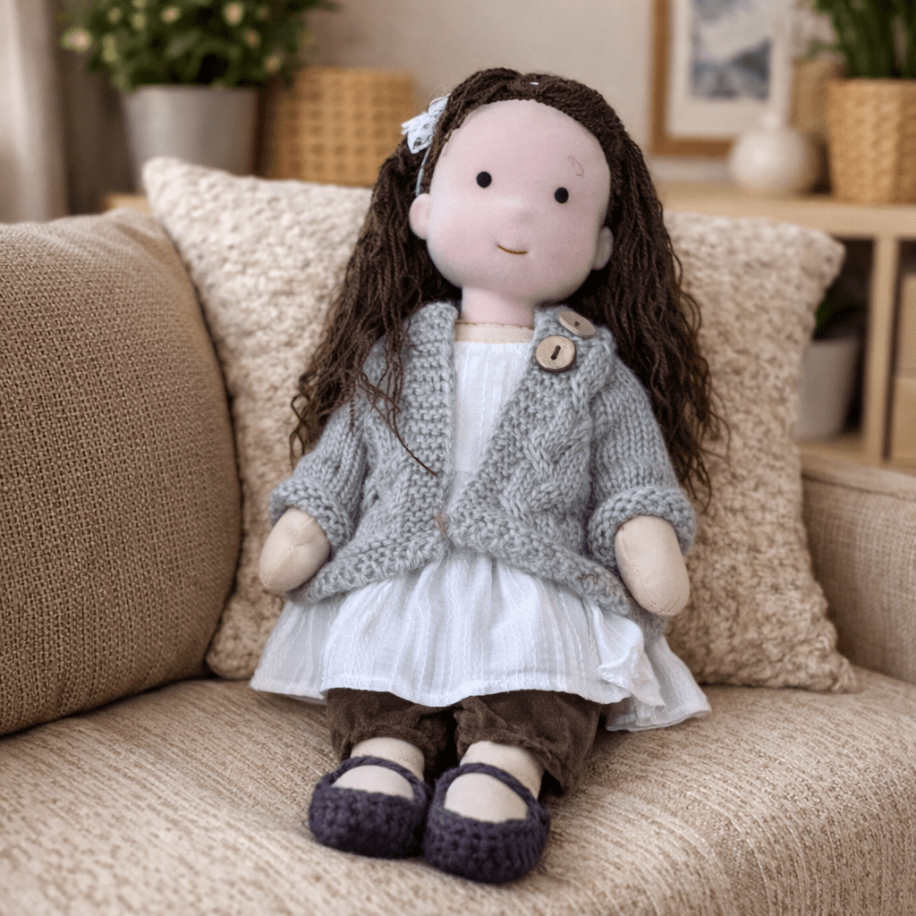 Handgemachte Stoffpuppe aus Baumwolle – Weiches Material & Schlichtes Design