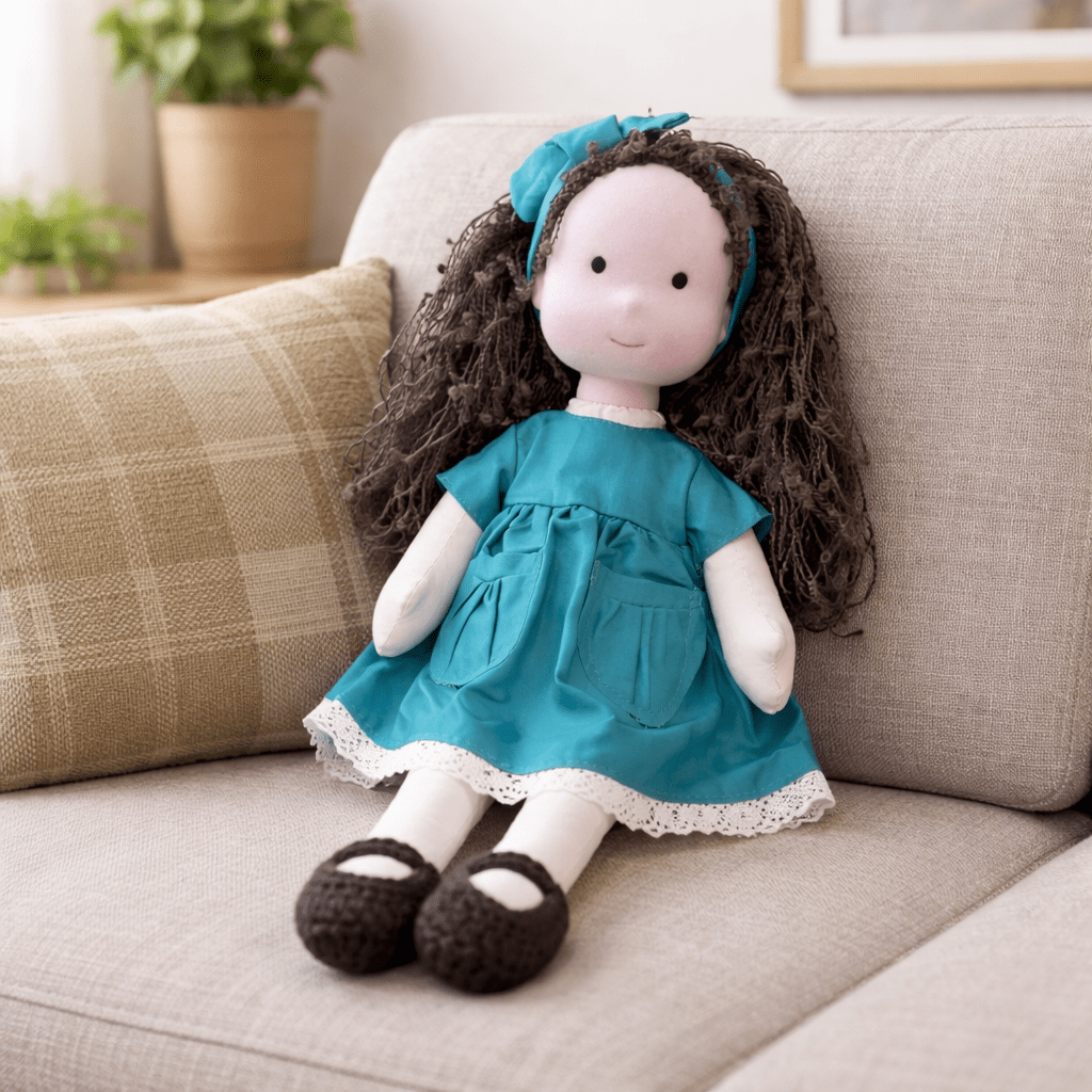 Handgemachte Stoffpuppe aus Baumwolle – Weiches Material & Schlichtes Design