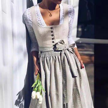 AlpenFein – Damen Dirndl mit ¾-Ärmeln & eckigem Ausschnitt – Trachtenstil