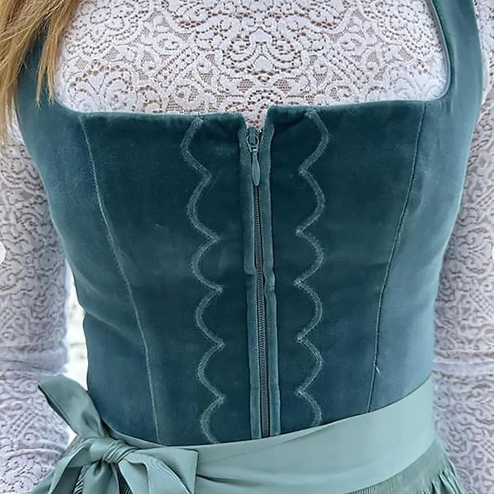 Bergpoesie – Damen Dirndl Vintage Stil – Hochwertiger Stoff für Oktoberfest