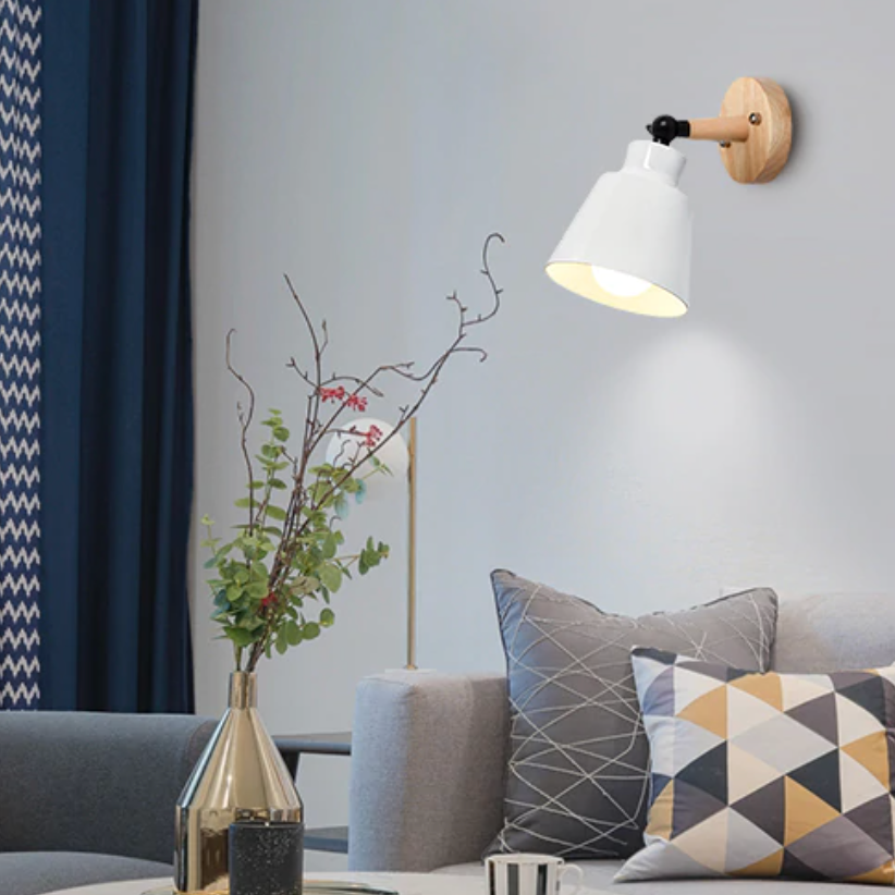 Liora – væglampe træ & metal med drejeligt skærm – moderne design