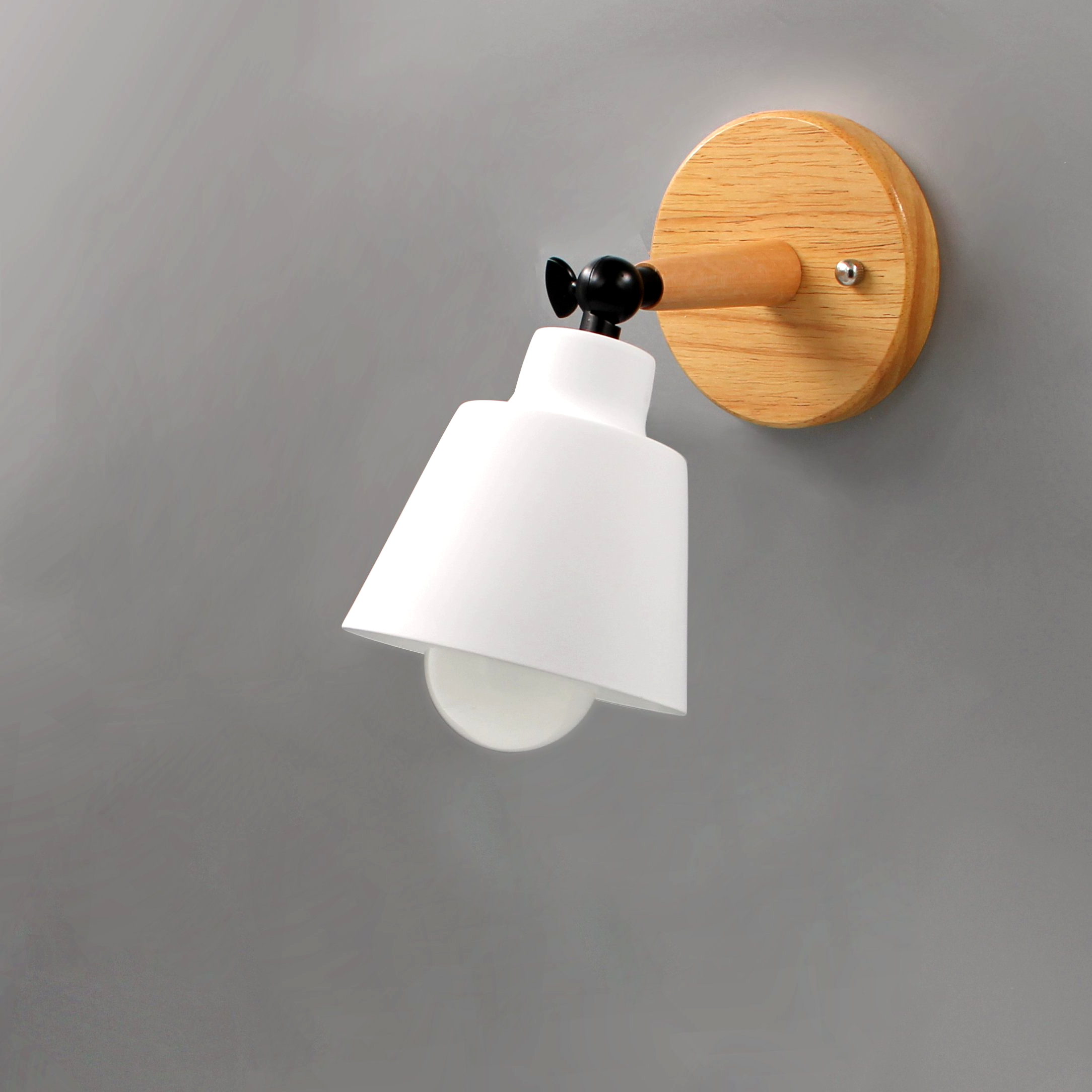 Liora – væglampe træ & metal med drejeligt skærm – moderne design