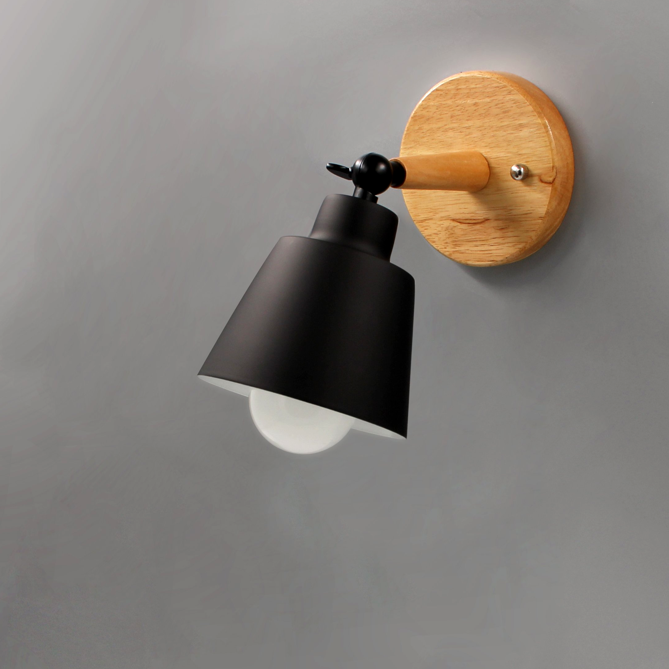 Liora – væglampe træ & metal med drejeligt skærm – moderne design