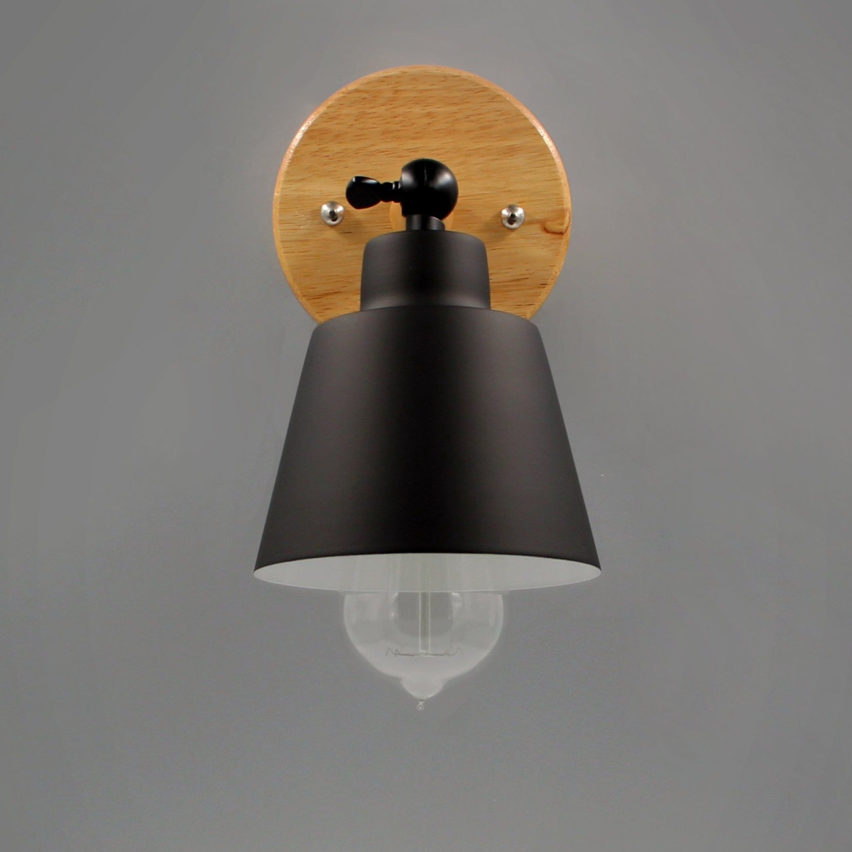 Liora – væglampe træ & metal med drejeligt skærm – moderne design