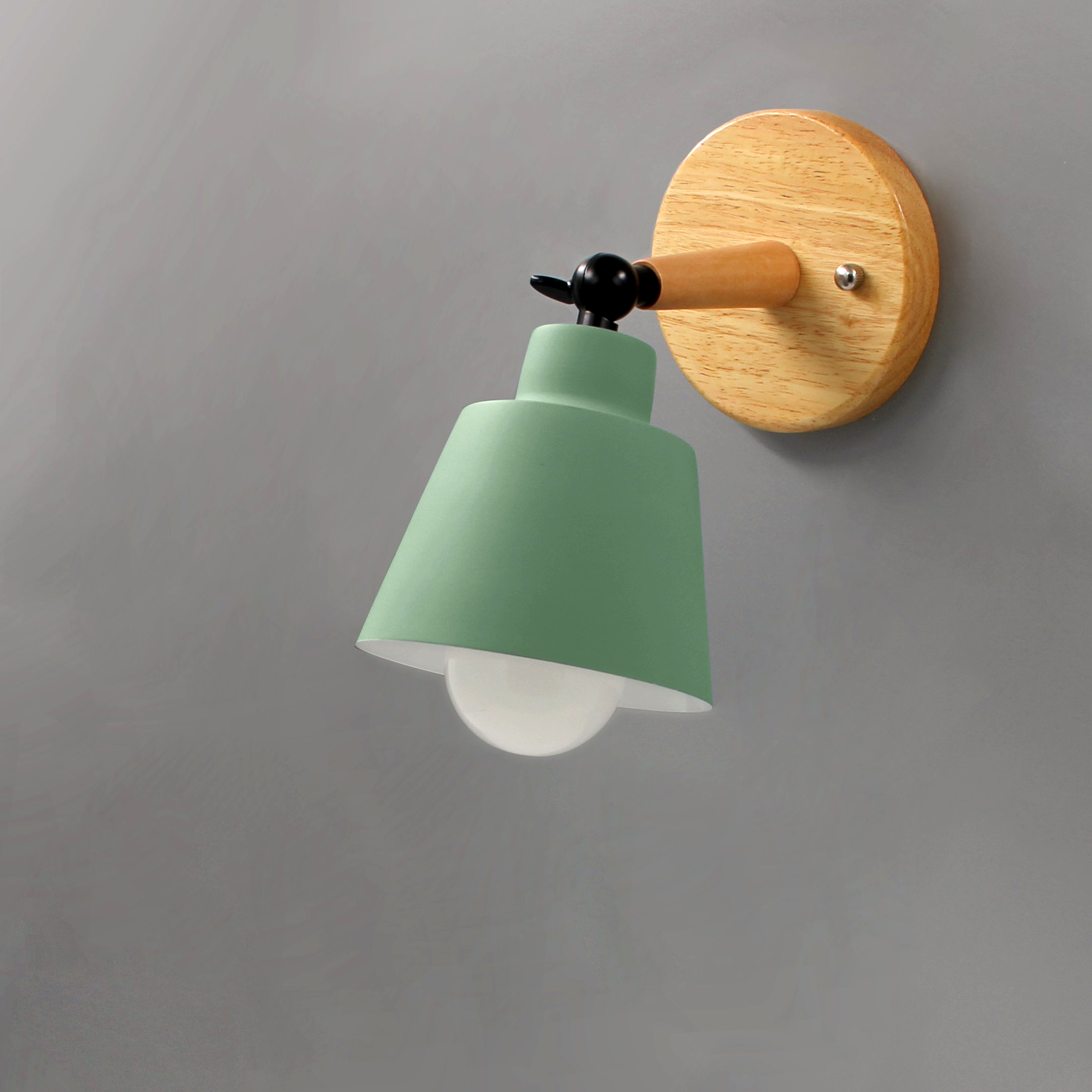 Liora – væglampe træ & metal med drejeligt skærm – moderne design