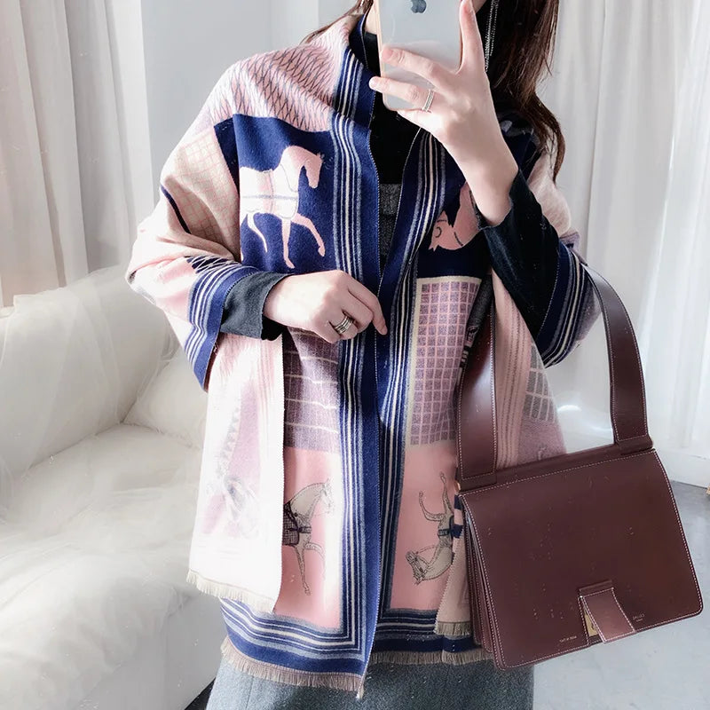 Equina Winter Schal Damen – Eleganter Pferdeprint Schal aus weichem Stoff für kalte Tage