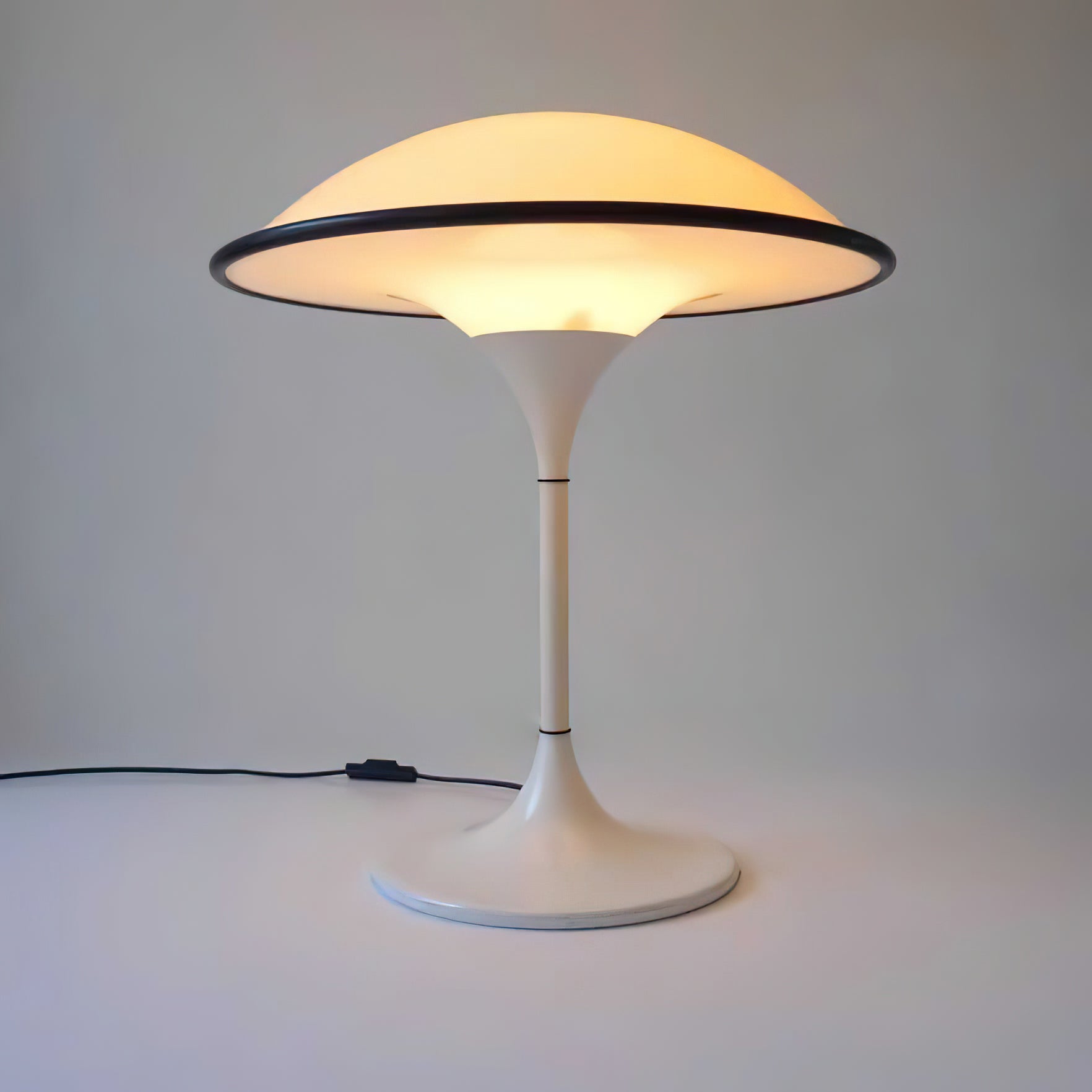 Fontana - Elegante Tischleuchte