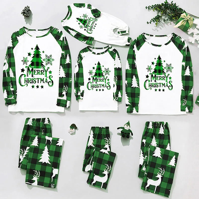 Gezins Pyjama Set voor Kerst – Mama, Papa en Kinderen 1