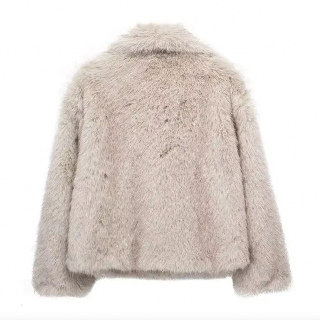 Umila Jacket - Luxuriöse kurze Damenjacke aus weichem Kunstpelz
