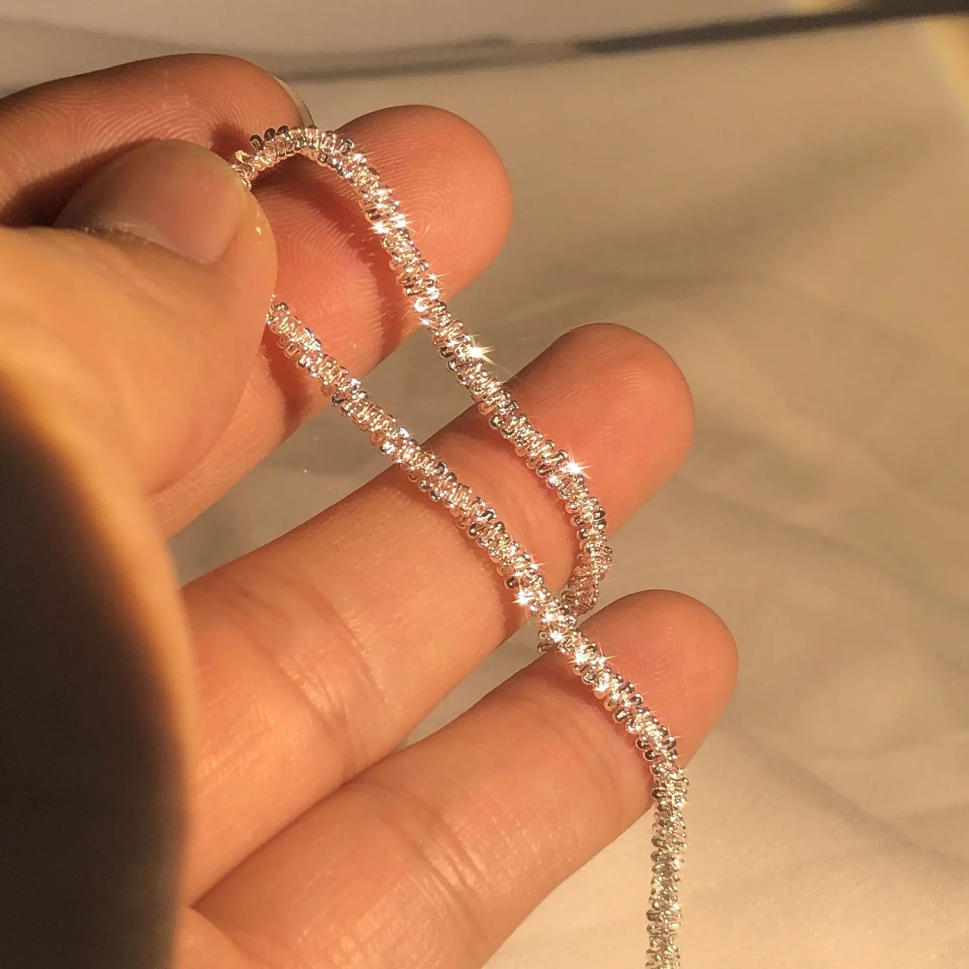 Glänzendes Armband aus 925er Silber – Inspiriert vom Wasser