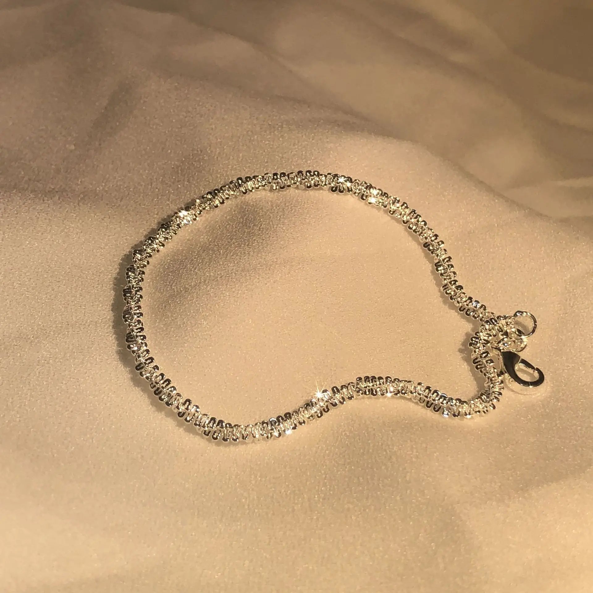 Glänzendes Armband aus 925er Silber – Inspiriert vom Wasser