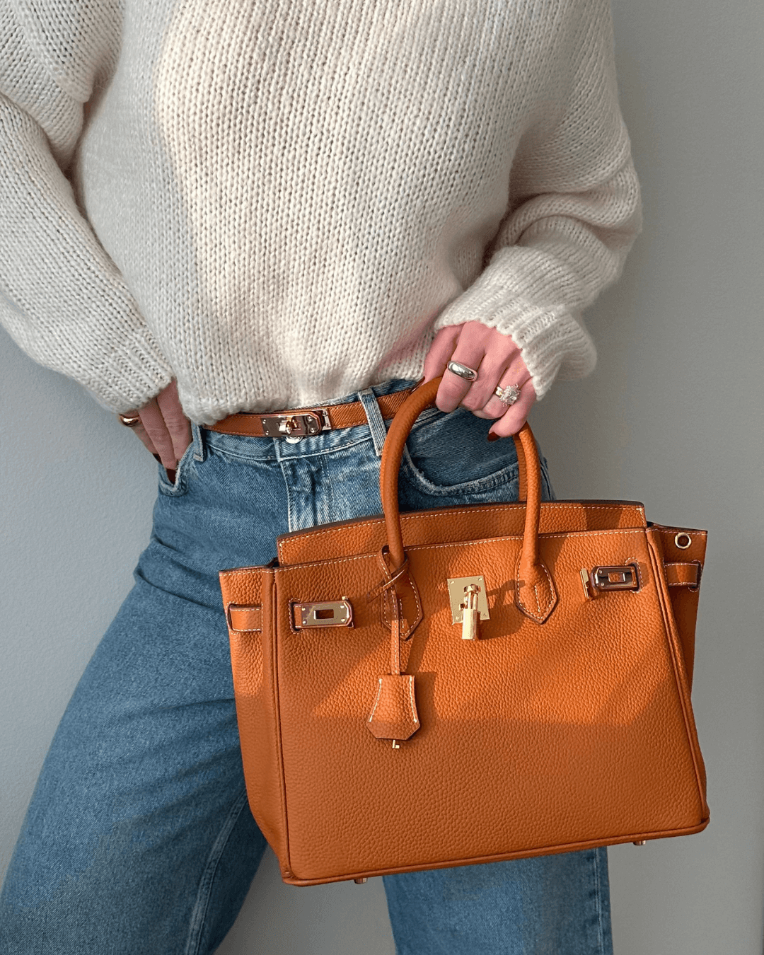 Große Damen Lederhandtasche – Elegant, Geräumig & Zeitlos