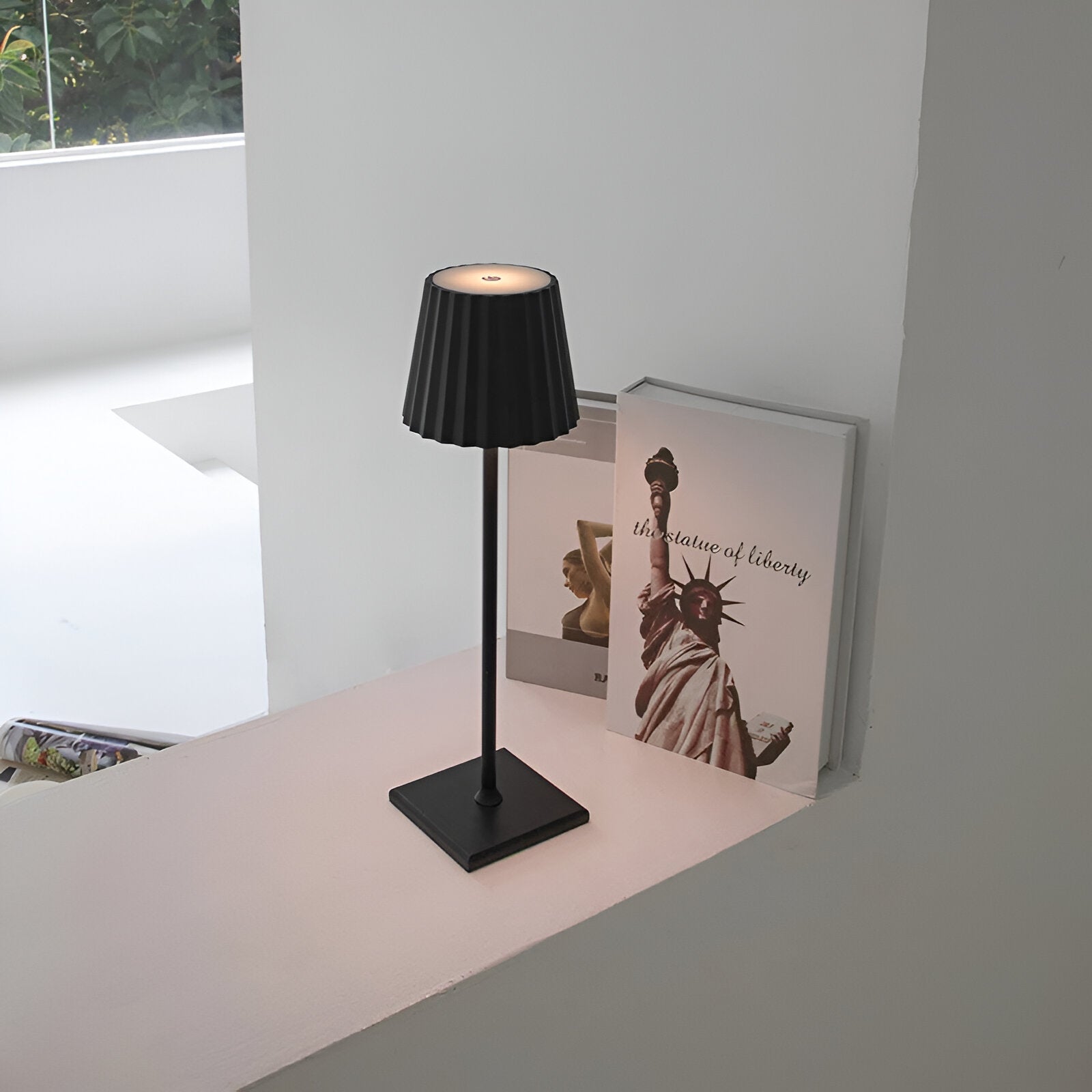 AuraCraft LED-Tischlampe – Flexibles Licht trifft modernes Design
