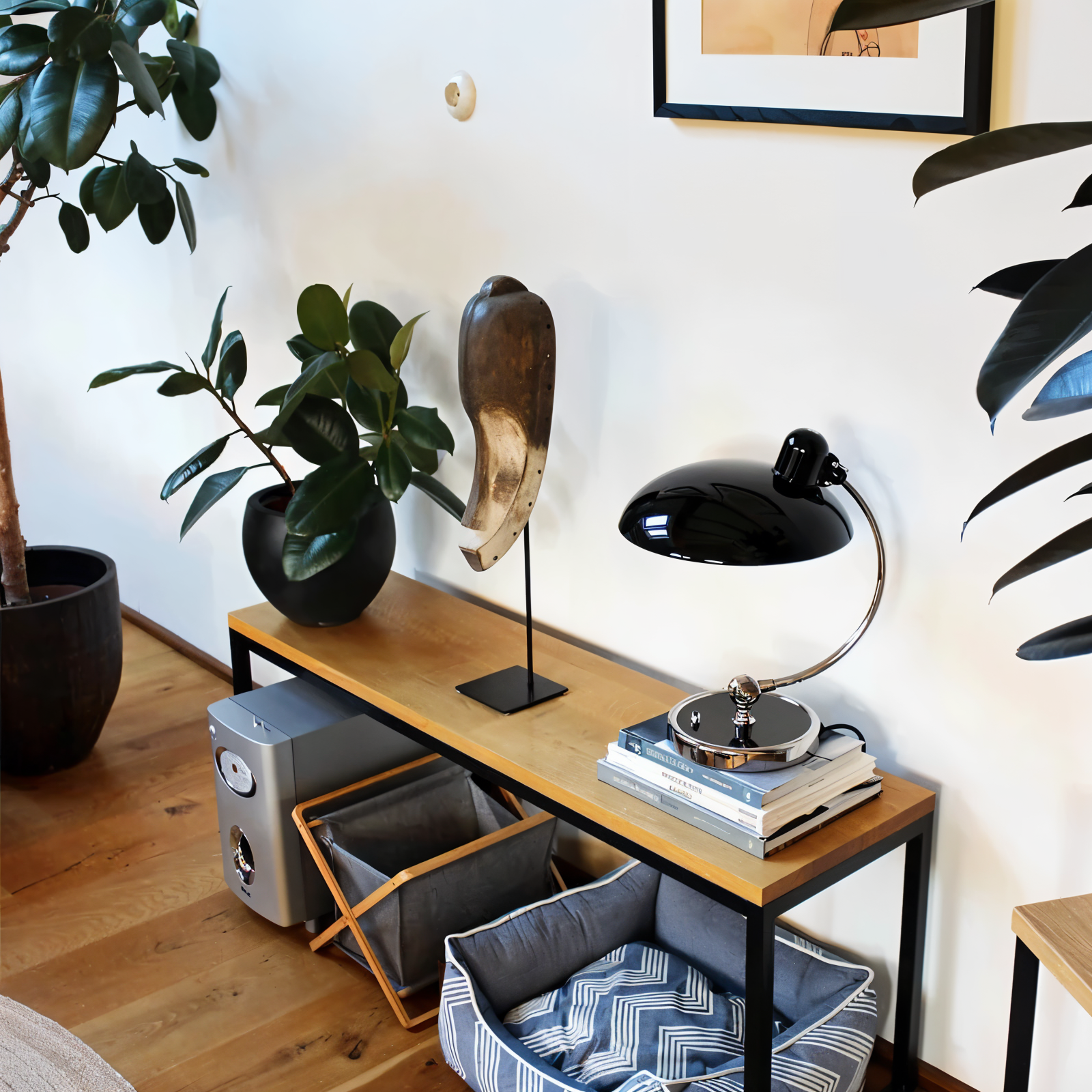 Tischlampe – Verstellbarer Arm aus Eisen & Klassische Kuppelform für Funktionale Arbeitsplatzbeleuchtung