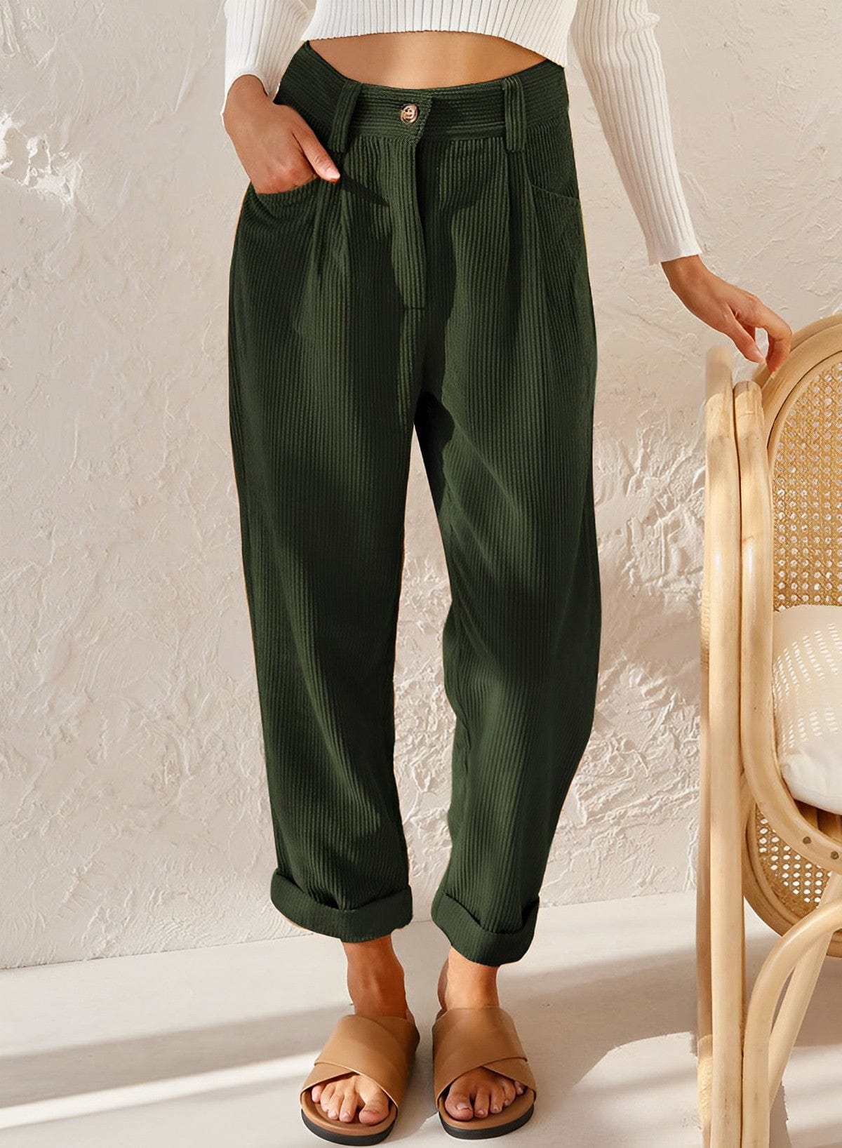 Elegante Damen-Cordhose mit hoher Taille und schmalem Schnitt