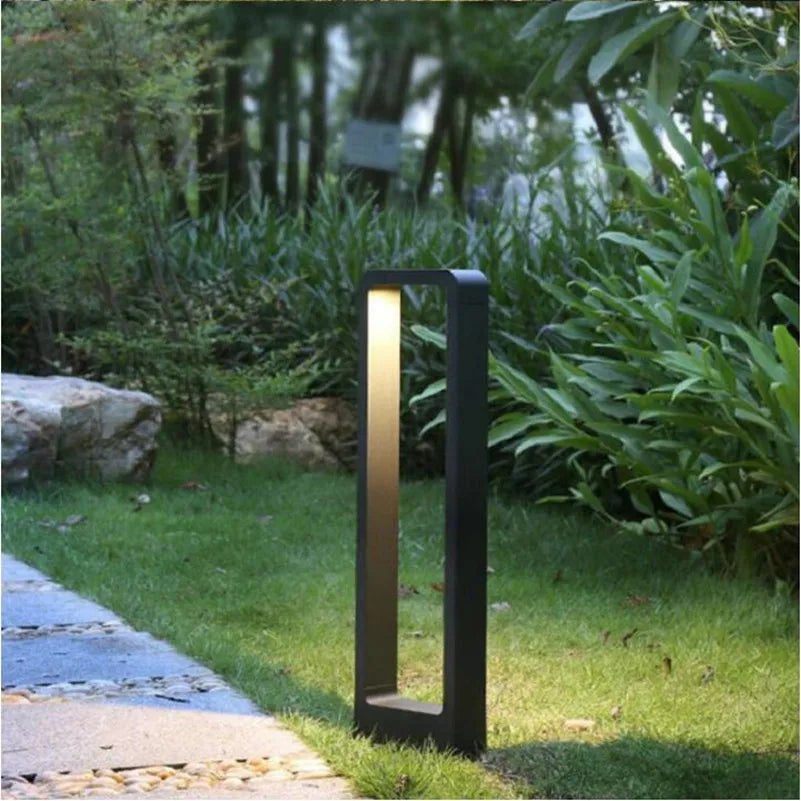 AluGlanz - Moderne Stehleuchte aus Aluminium