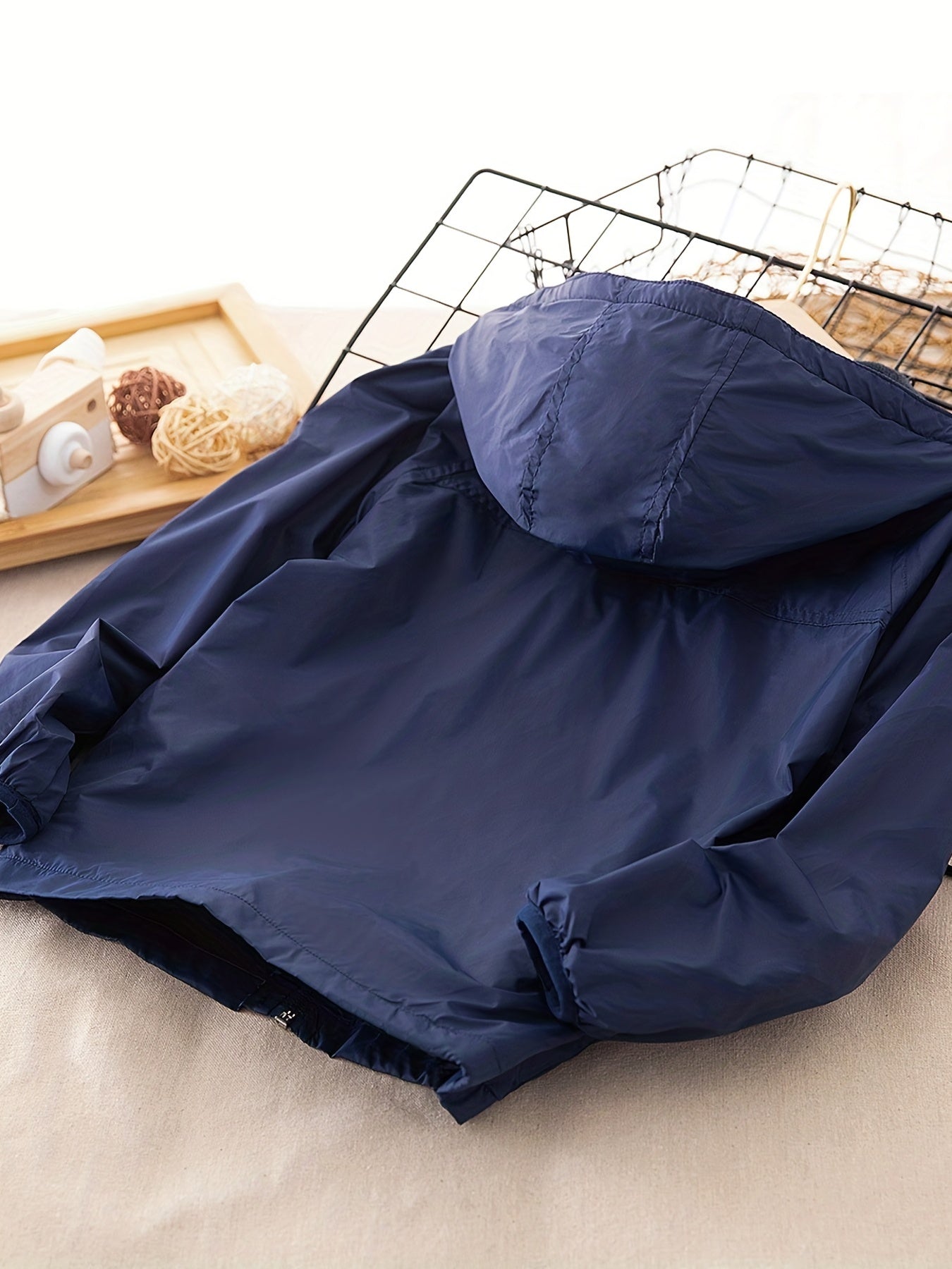 Jelle – Jungen-Kapuzen-Regenmantel – Stylisch, praktisch & wetterfest