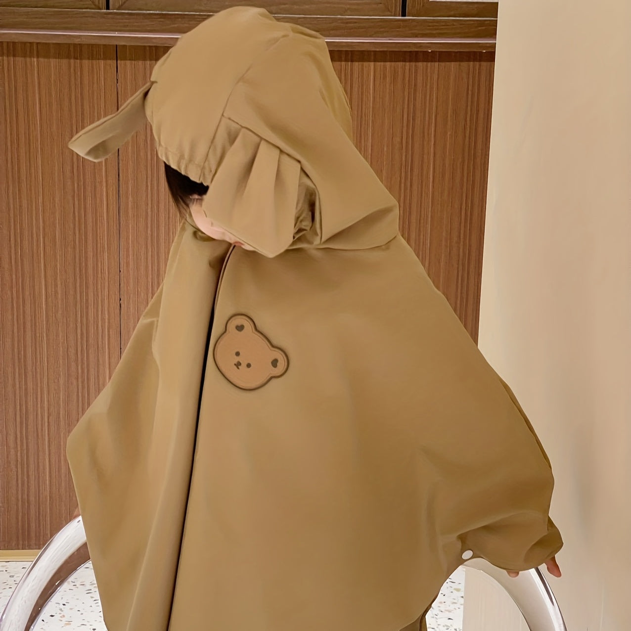 Kinder Regenjacke mit Bären- oder Hasenmotiv – Wasserdicht & Leicht