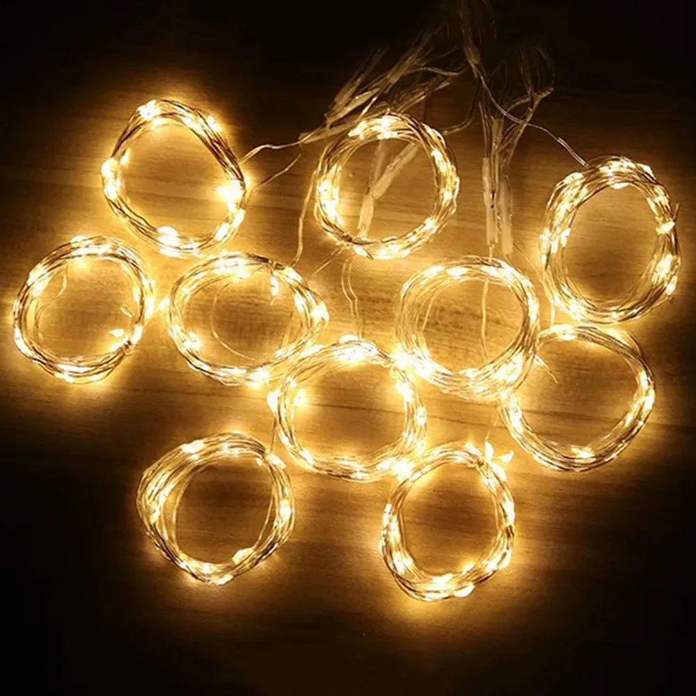 Illurex LED světelný závěs Vánoce – 8 režimů, vodotěsný a úsporný