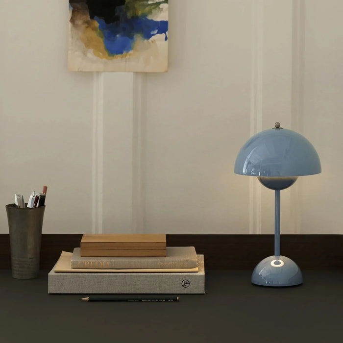 AuroraGlo LED-Tischlampe - ikonisches Design für jeden Raum
