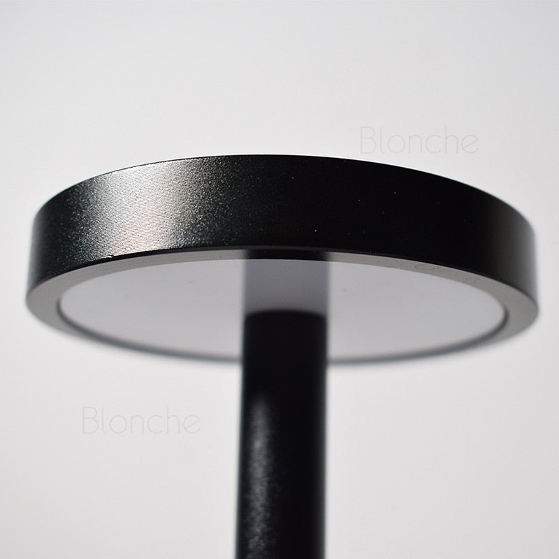 Lumivio – Trådløs LED-bordlampe med dæmpning, metal, bærbar