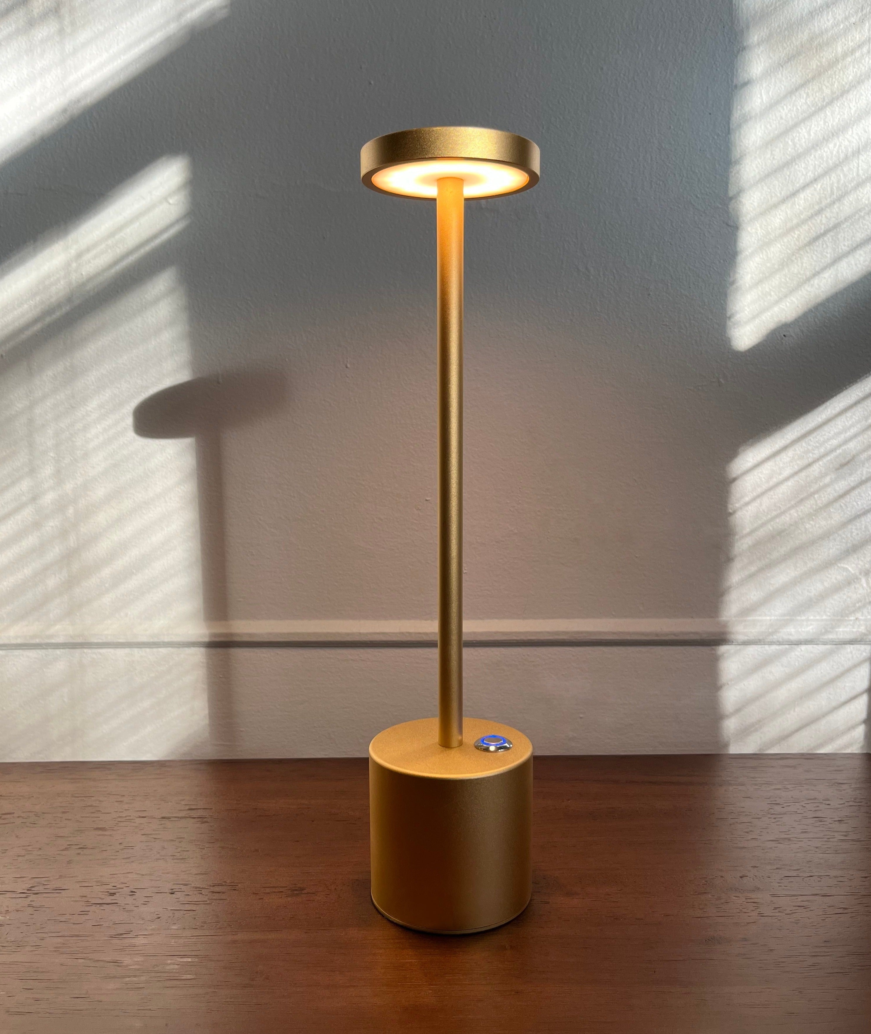 Lumivio – Trådløs LED-bordlampe med dæmpning, metal, bærbar
