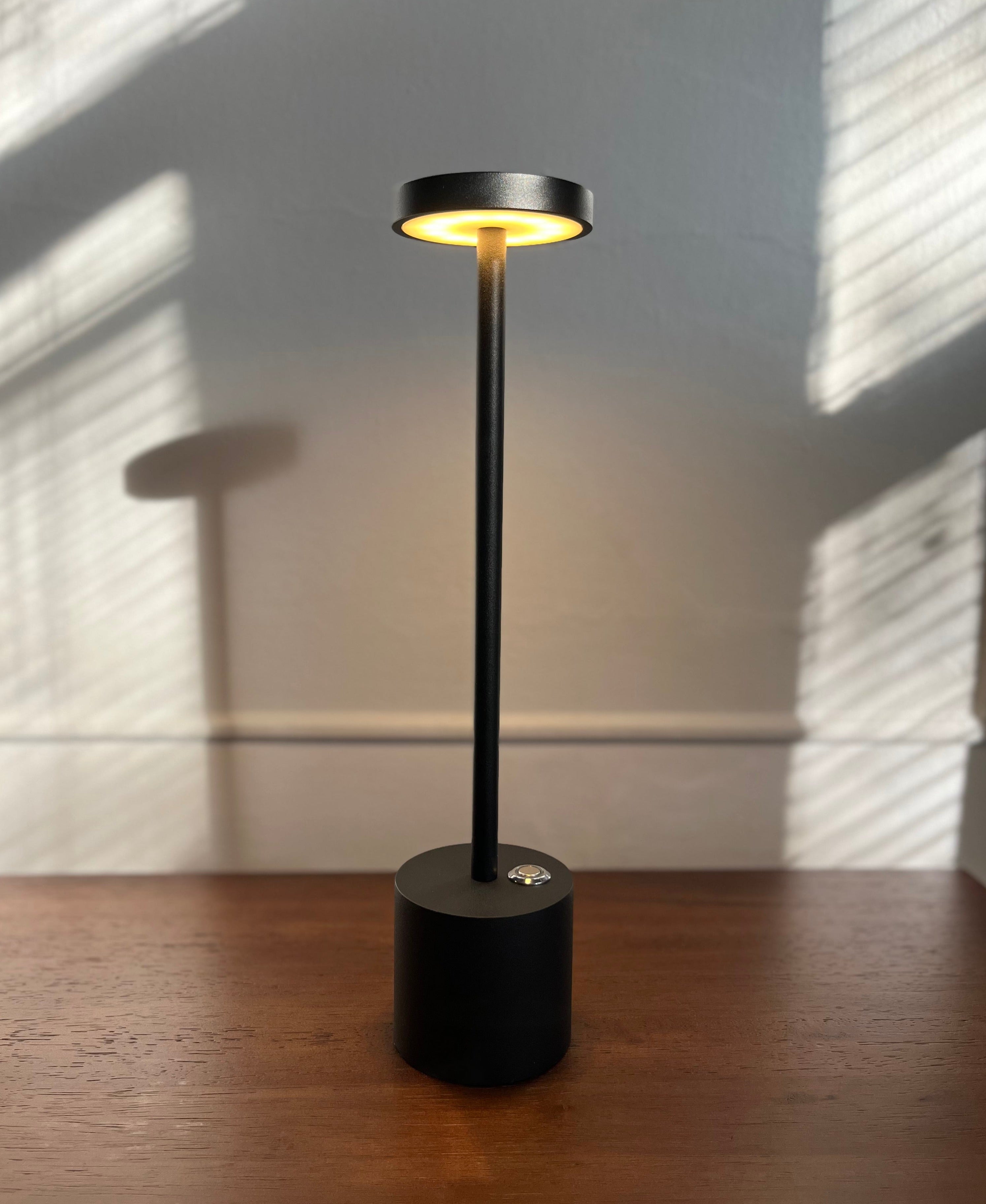 Lumivio – Trådløs LED-bordlampe med dæmpning, metal, bærbar