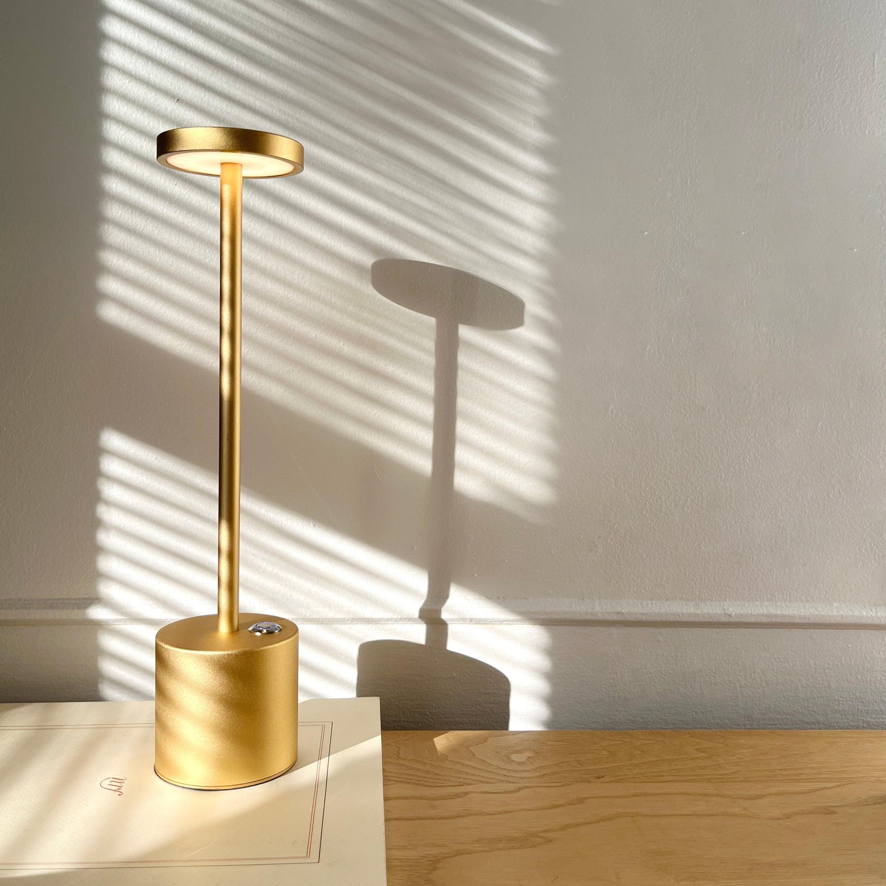 Lumivio – Trådløs LED-bordlampe med dæmpning, metal, bærbar