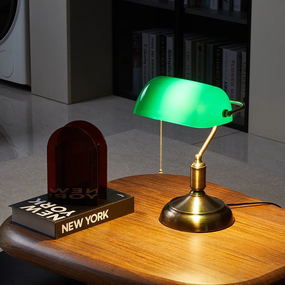 LumiBank – Moderne Banker-Schreibtischlampe mit 3 Lichtfarben & Drehschirm