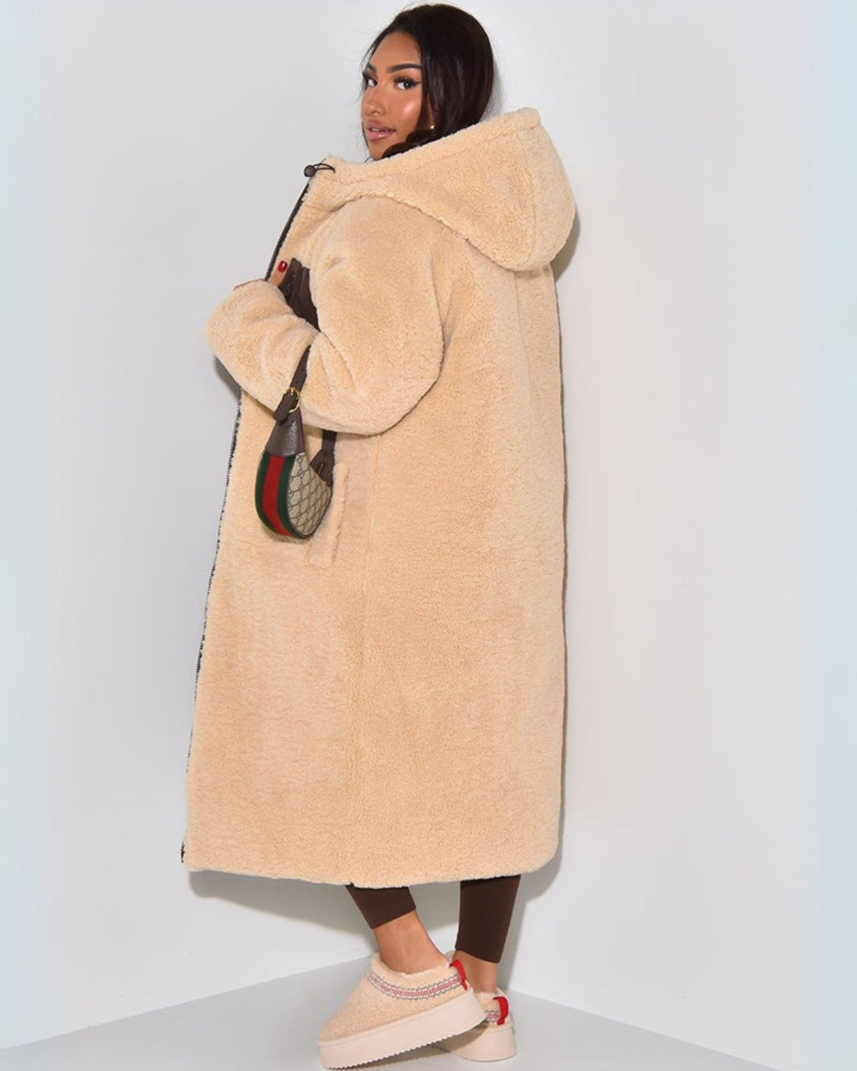 Dames Omkeerbare Winterjas – Dubbelzijdig Design met Flatterende Pasvorm