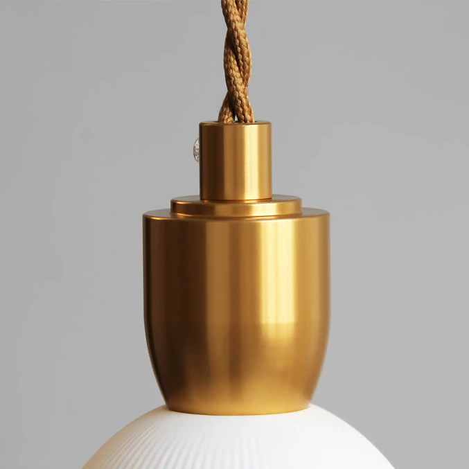 Lunare – Plisseret pendel lampe keramik & messing i 3 former