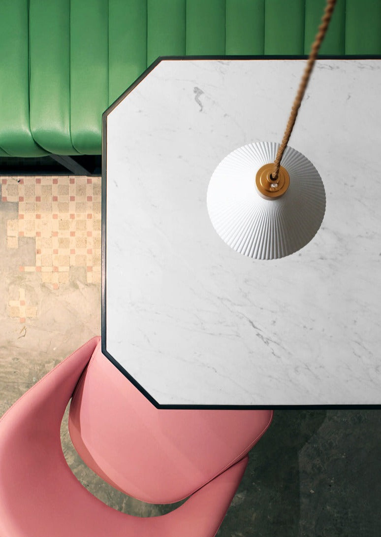 Lunare – Plisseret pendel lampe keramik & messing i 3 former