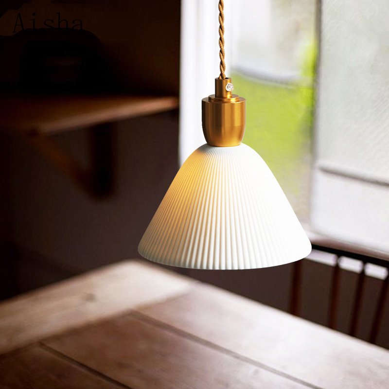 Lunare – Plisseret pendel lampe keramik & messing i 3 former
