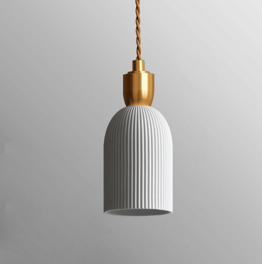 Lunare – Plisseret pendel lampe keramik & messing i 3 former