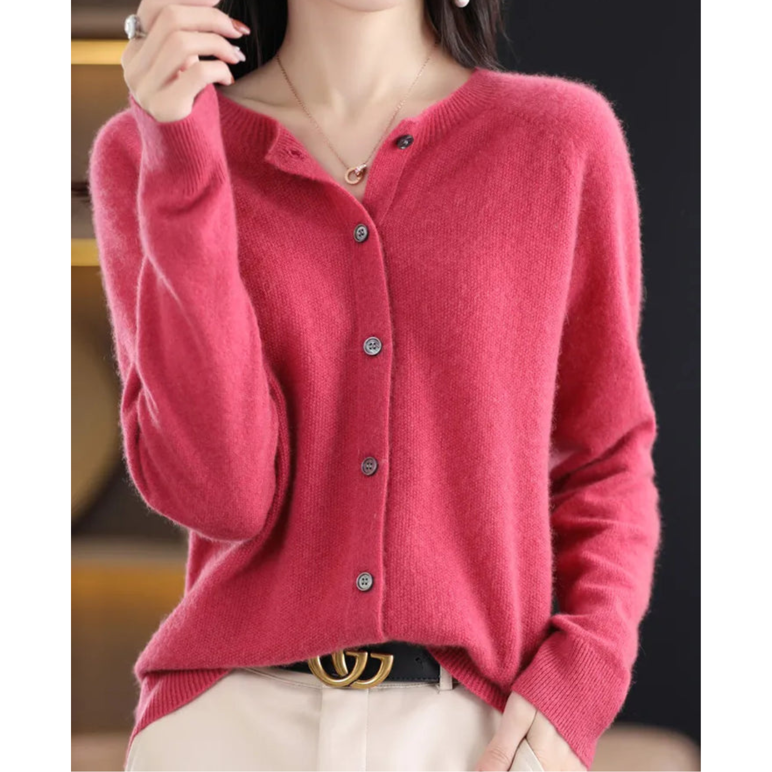 Damen Strickjacke aus Merinowolle – Fein, Klassisch & Hochwertig