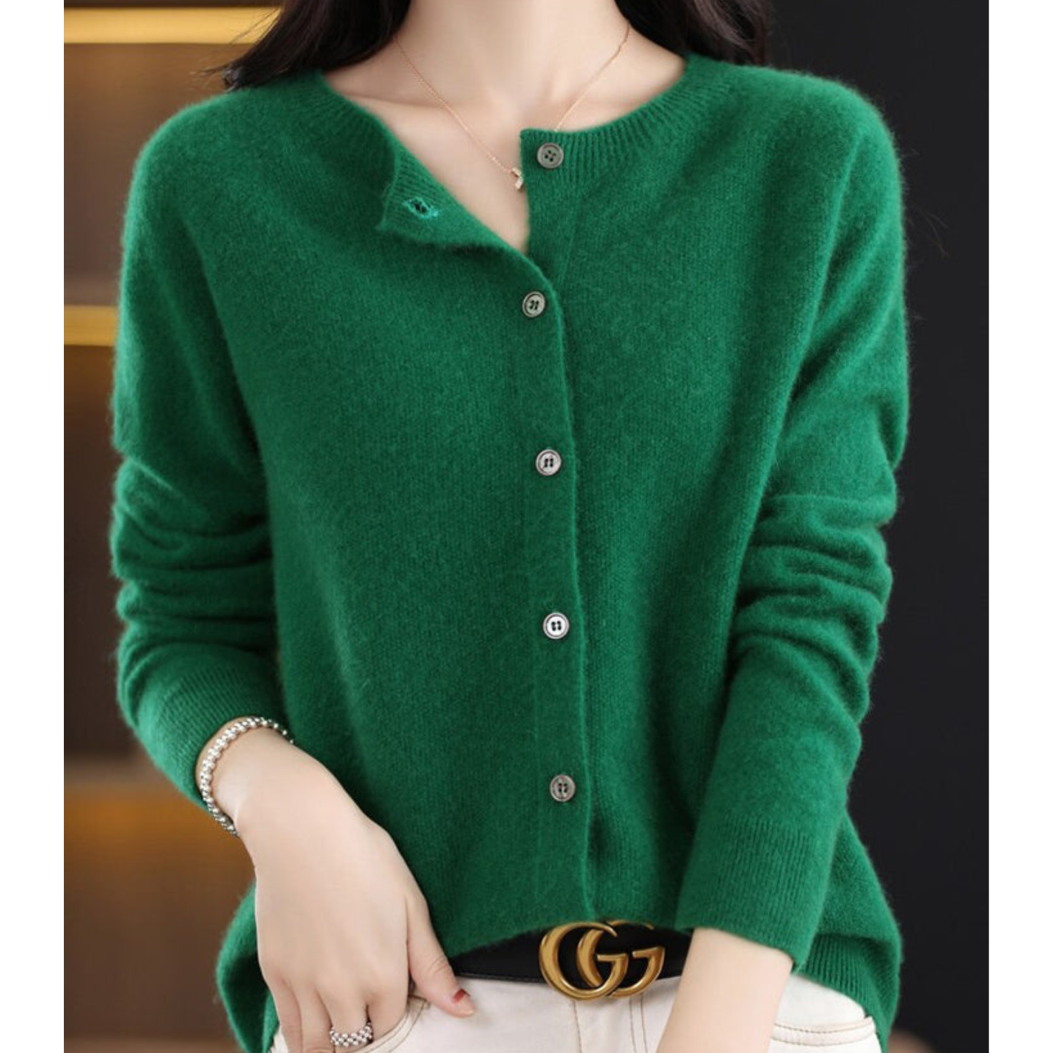 Damen Strickjacke aus Merinowolle – Fein, Klassisch & Hochwertig
