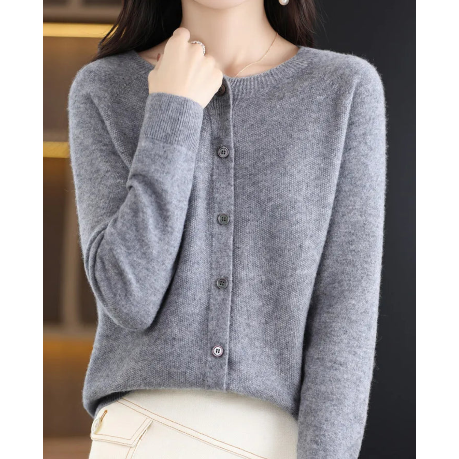 Damen Strickjacke aus Merinowolle – Fein, Klassisch & Hochwertig
