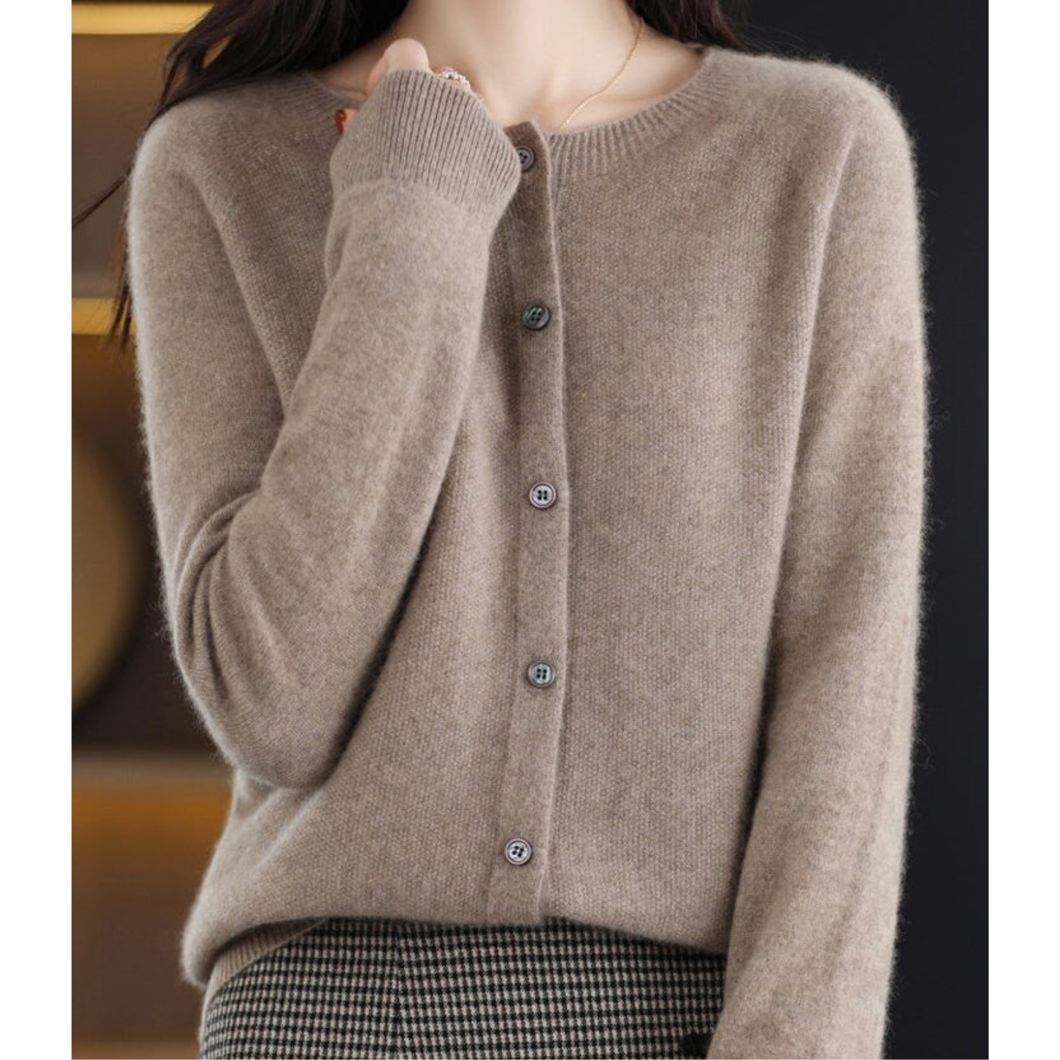 Damen Strickjacke aus Merinowolle – Fein, Klassisch & Hochwertig