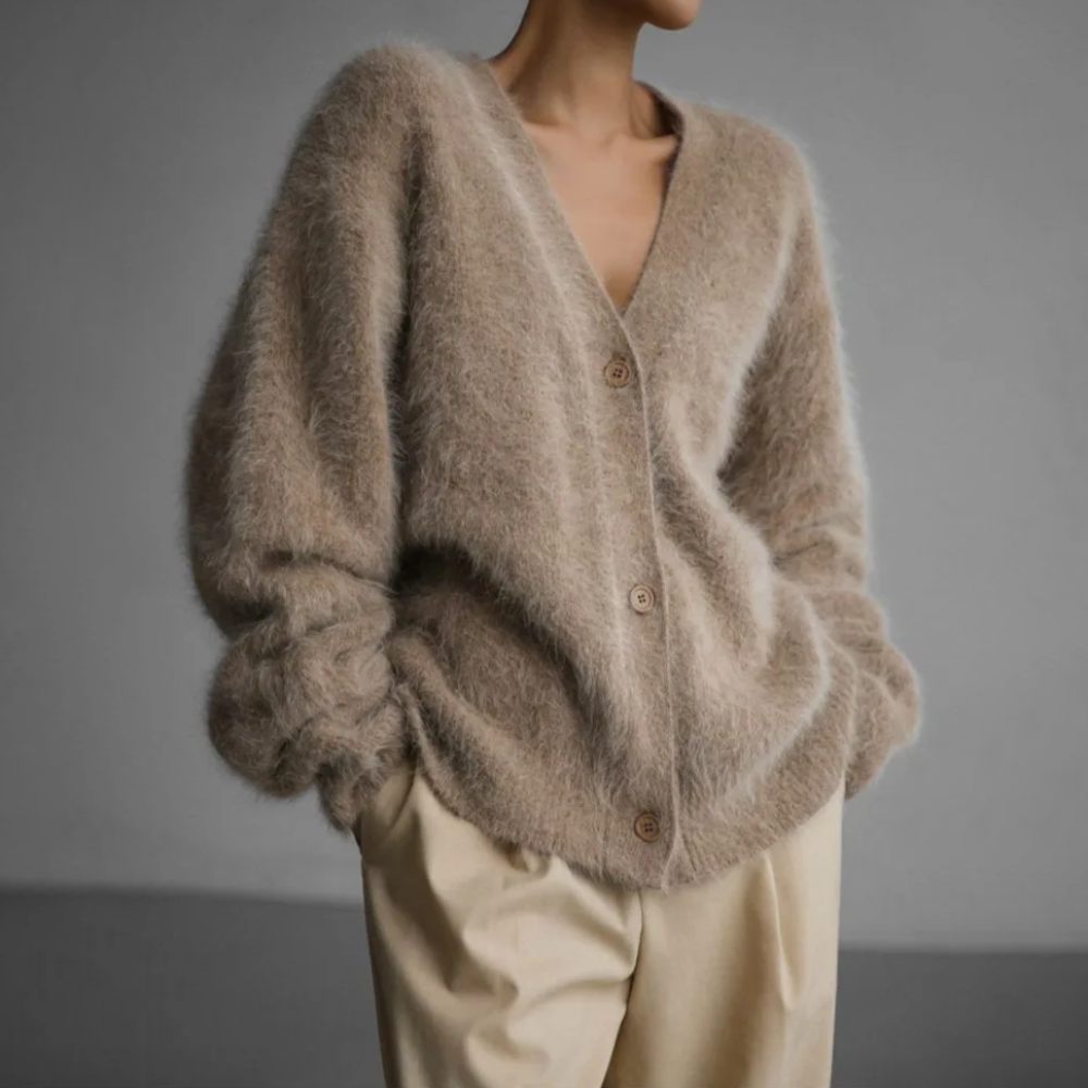 Warme Winterstrickjacke mit Knöpfen - Danimara