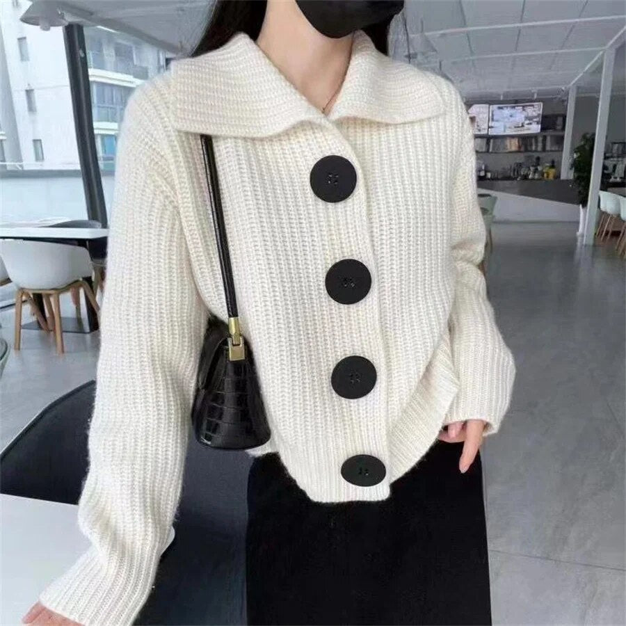 Übergroßer Strickpullover mit großen Knöpfen - Fay
