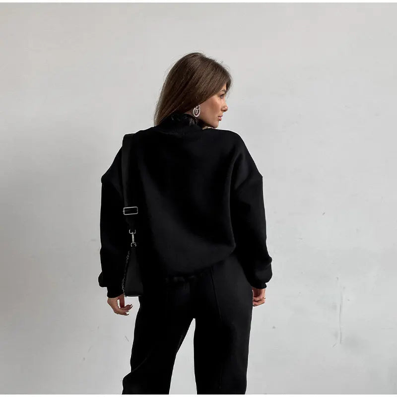 Kaila Trainingsanzug | Stylisches langärmeliges Oberteil und dazu passende Hose